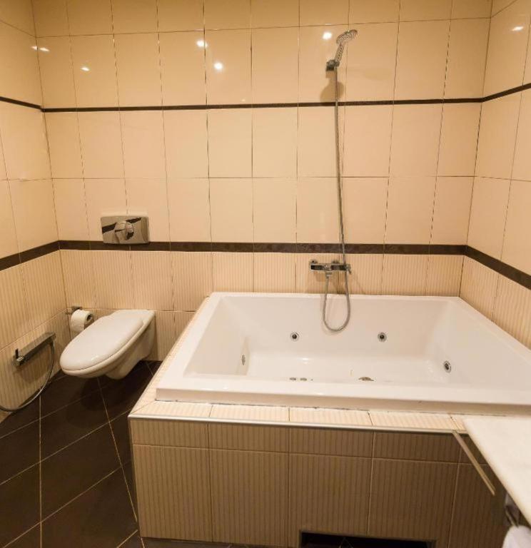 Global Express Hotel บากู ภายนอก รูปภาพ